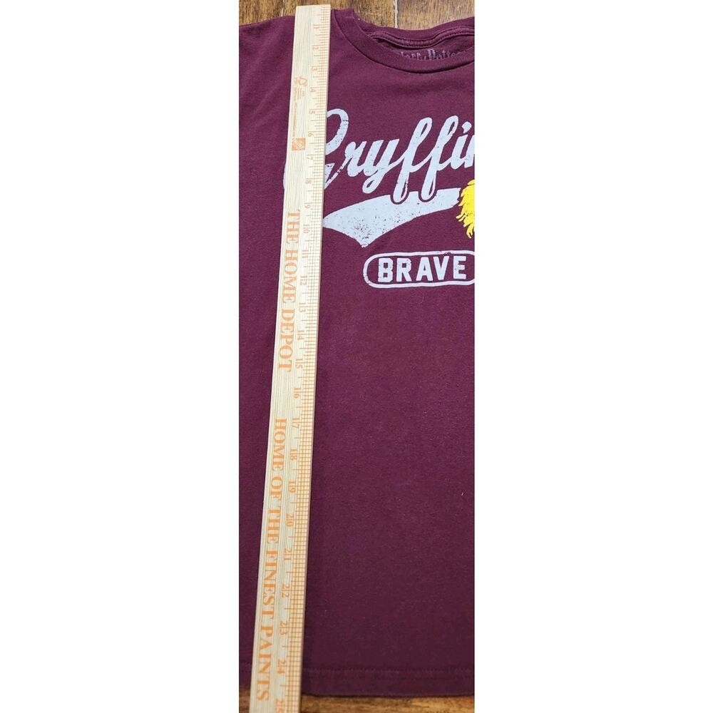 Harry Potter Gryffindor Shirt Youth XL Maroon Brave Lion Graphic Tee Cotton 2018 - Picture 6 of 7